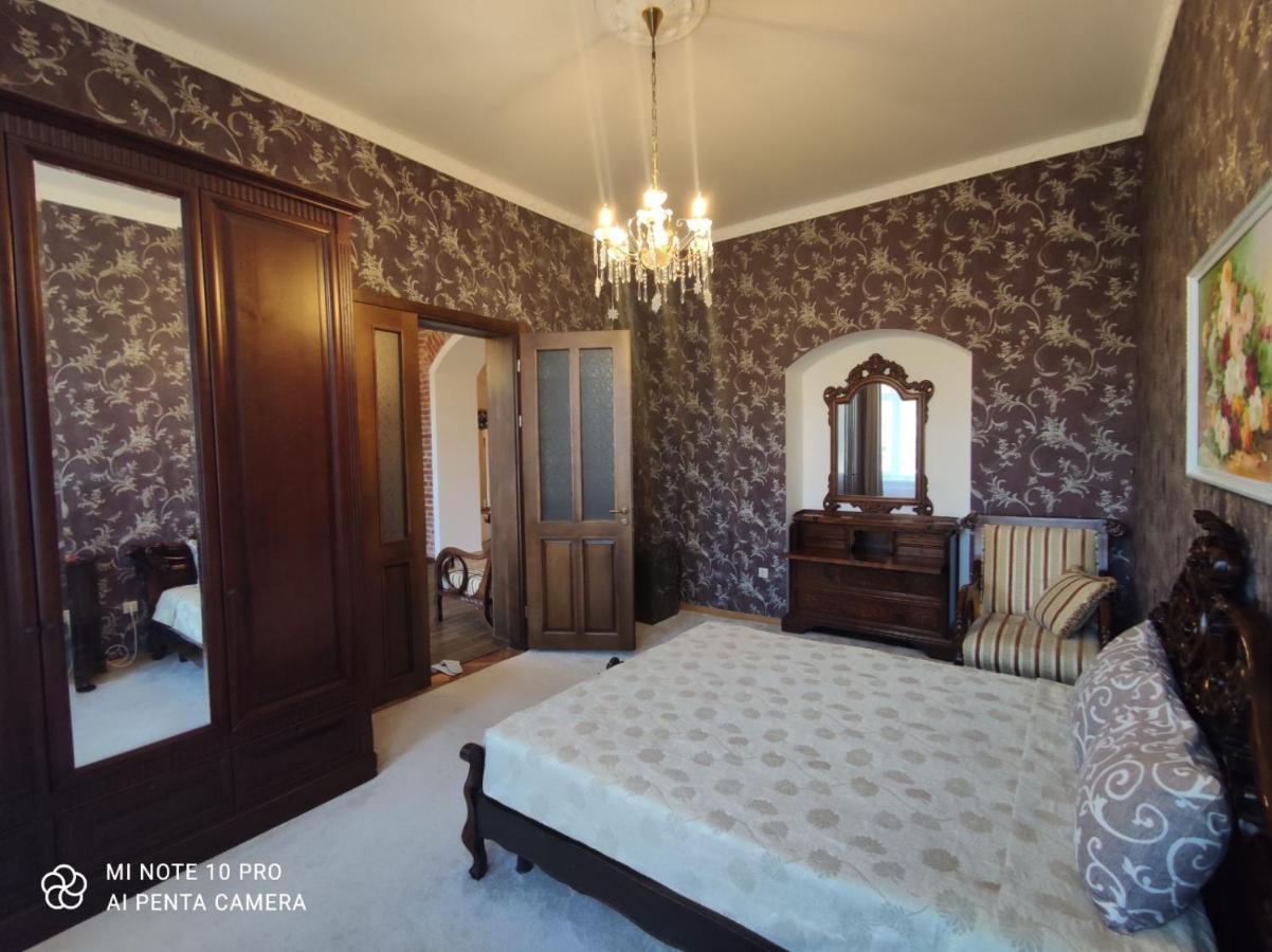 Апартаменти У Шевальє. Lviv Ngoại thất bức ảnh