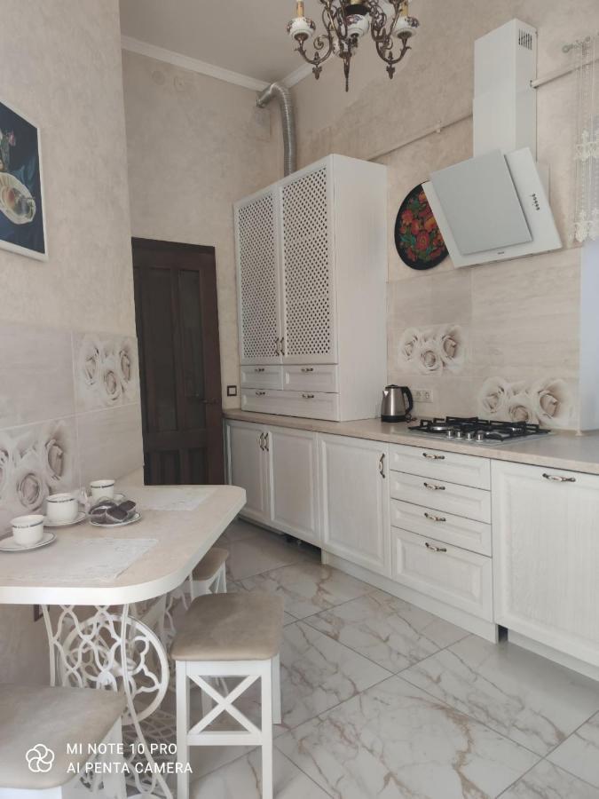 Апартаменти У Шевальє. Lviv Ngoại thất bức ảnh
