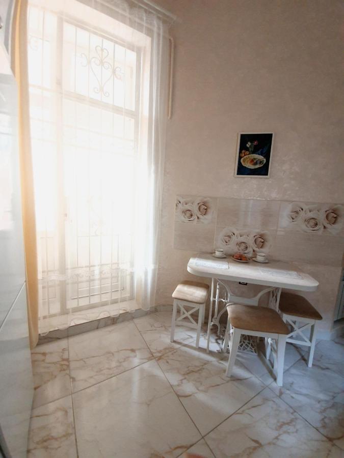 Апартаменти У Шевальє. Lviv Ngoại thất bức ảnh
