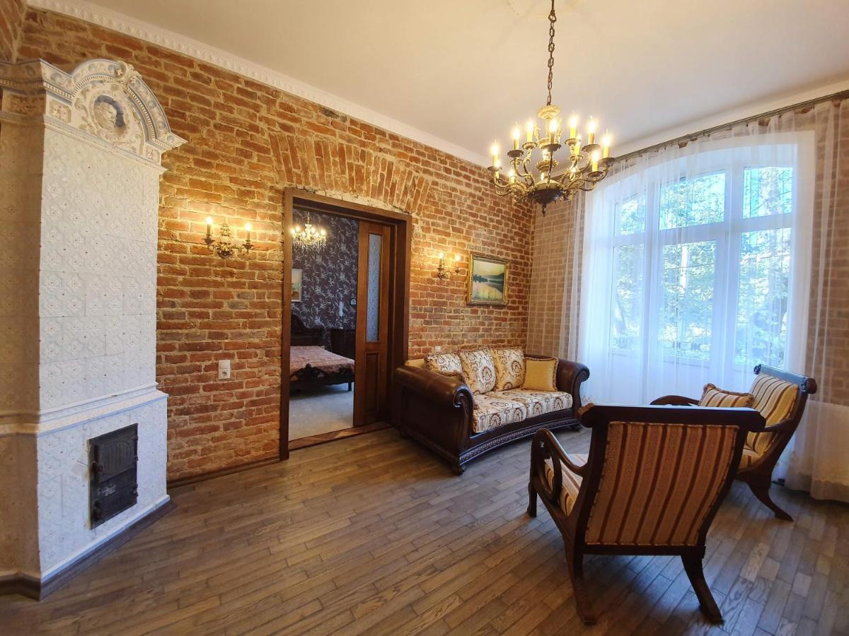 Апартаменти У Шевальє. Lviv Ngoại thất bức ảnh