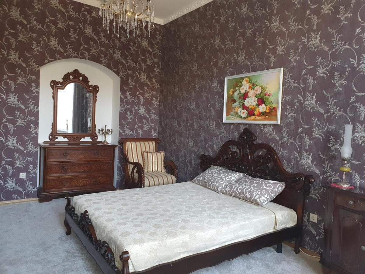 Апартаменти У Шевальє. Lviv Ngoại thất bức ảnh